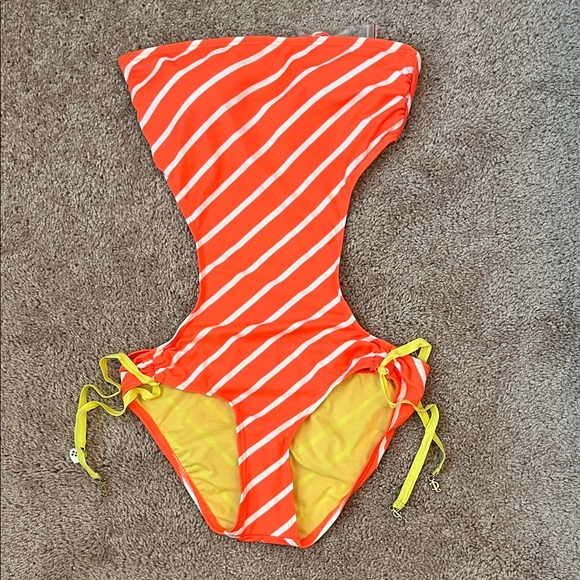 Juicy Couture Other - NWT Juicy Couture Bandeau Monokini Tiki Torch Bathing Suit